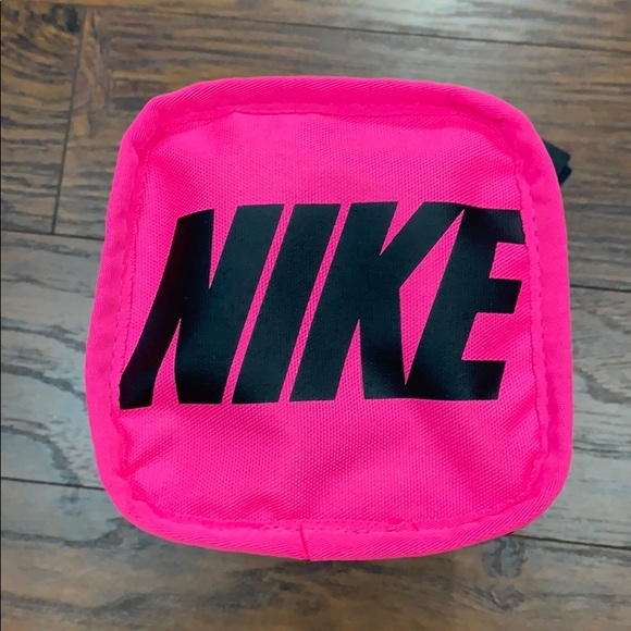 Nike Brasilia Fuel Pack - Picture 4 of 16